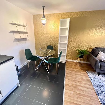 2 Bedroom Apartment Near Olympic Park With Free Parking London Exteriör bild