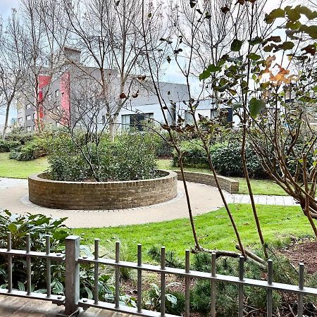 2 Bedroom Apartment Near Olympic Park With Free Parking London Exteriör bild