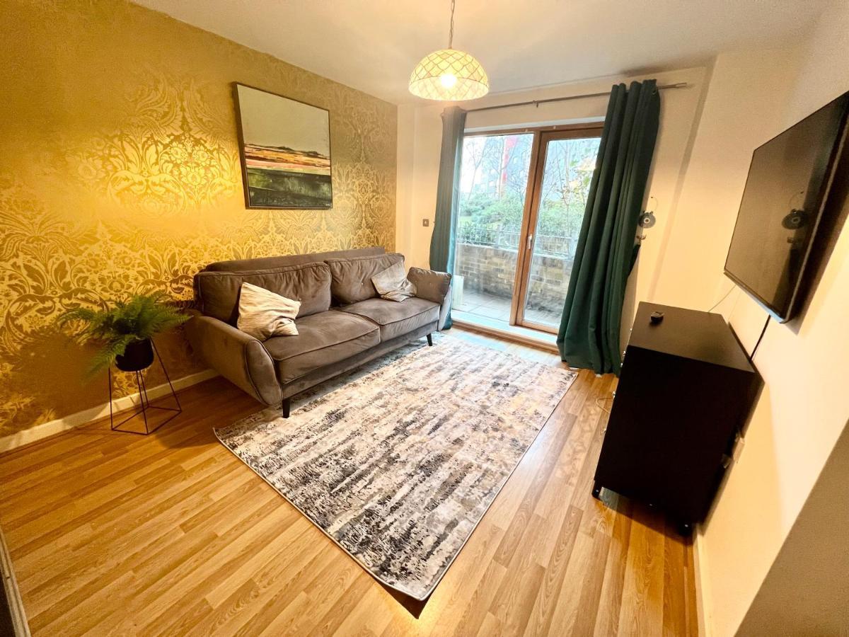 2 Bedroom Apartment Near Olympic Park With Free Parking London Exteriör bild