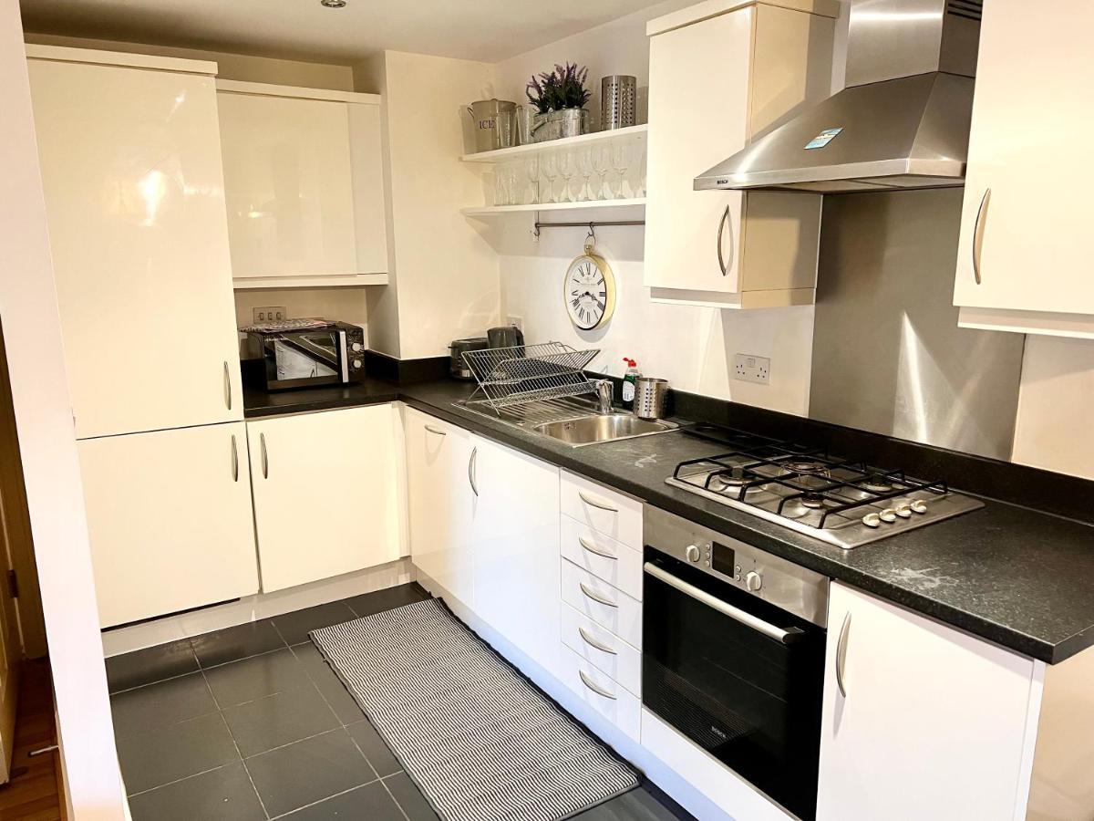2 Bedroom Apartment Near Olympic Park With Free Parking London Exteriör bild